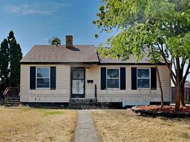 featured image of 2329 W Sanson Ave