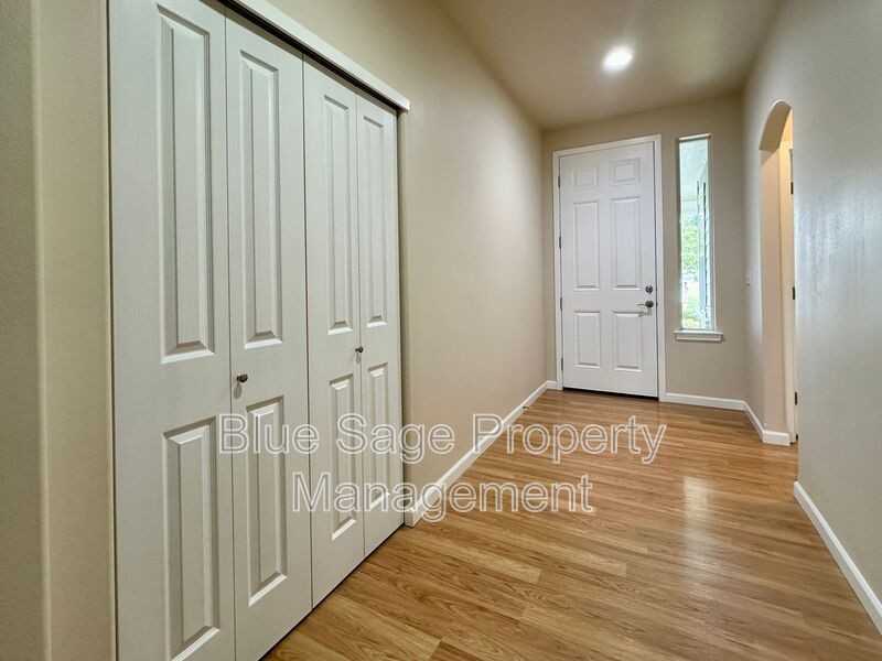 50 Goldenrod Ln - Photo 2 of 19