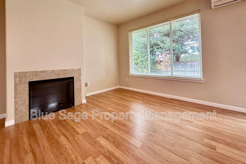 50 Goldenrod Ln - Photo 3 of 19