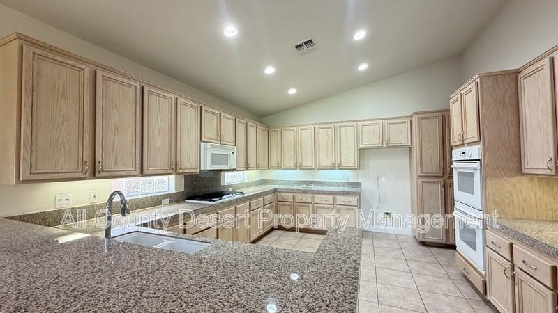 80230 Green Hills Dr - Photo 6 of 27