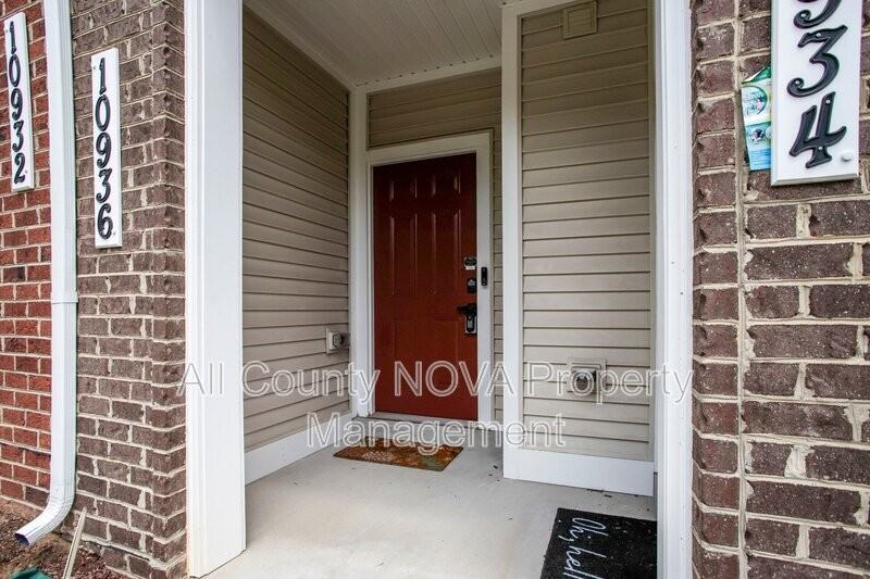10936 Presidential Pkwy - Photo 2 of 4