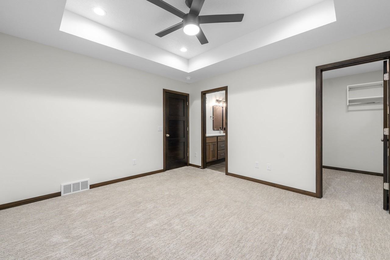 5503 W Liberator Cir - Photo 6 of 9
