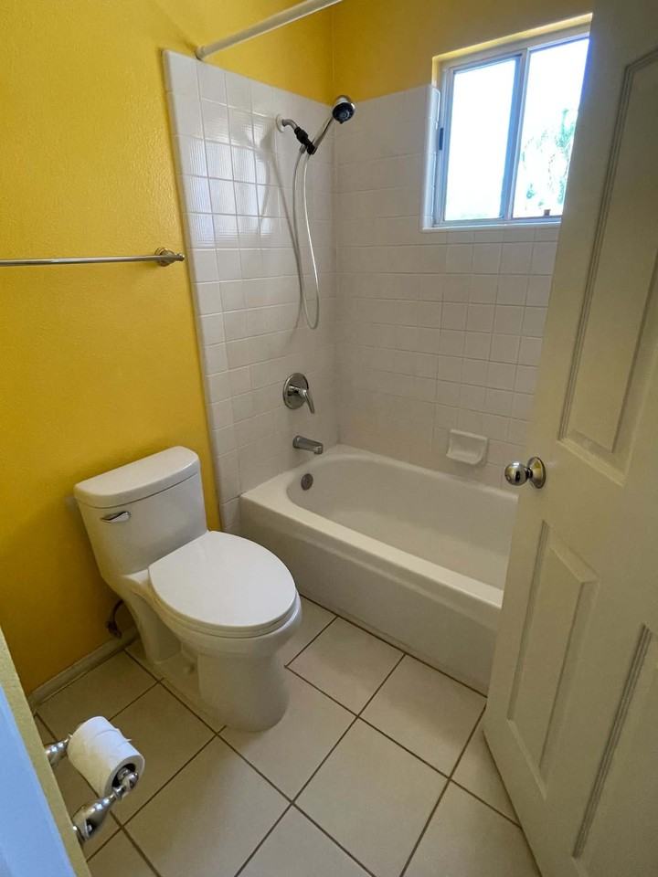 12615 Picrus St - Photo 4 of 33