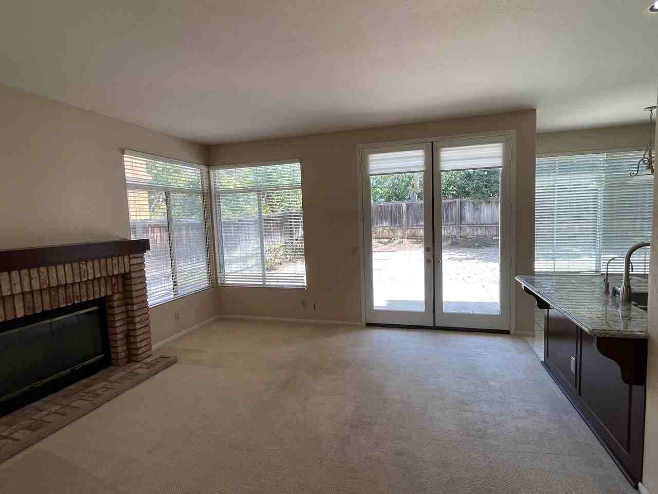 12615 Picrus St - Photo 7 of 33