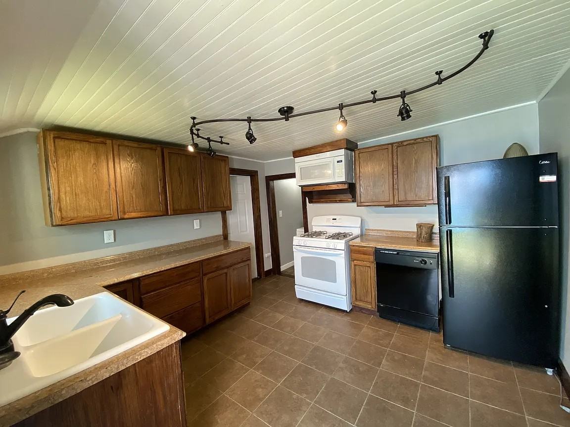 223 Gregory Street - Photo 2 of 11