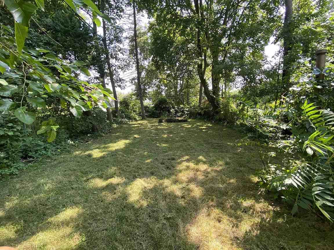 223 Gregory Street - Photo 5 of 11