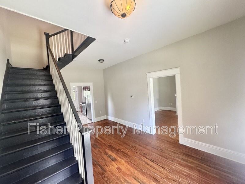 411 W 26th St - Photo 2 of 27