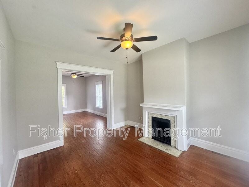 411 W 26th St - Photo 4 of 27