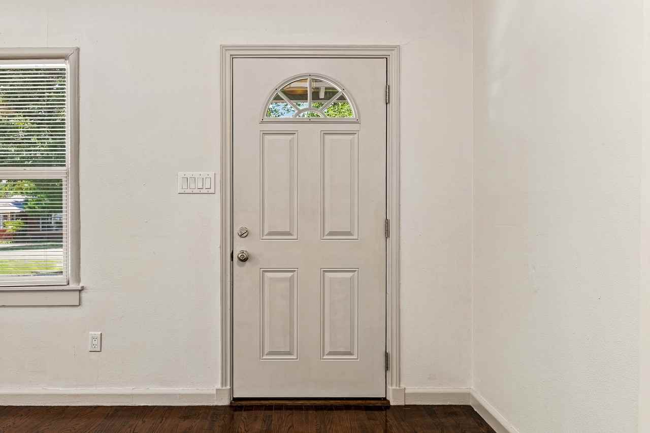 310 Hillcrest Ave #NA - Photo 3 of 34