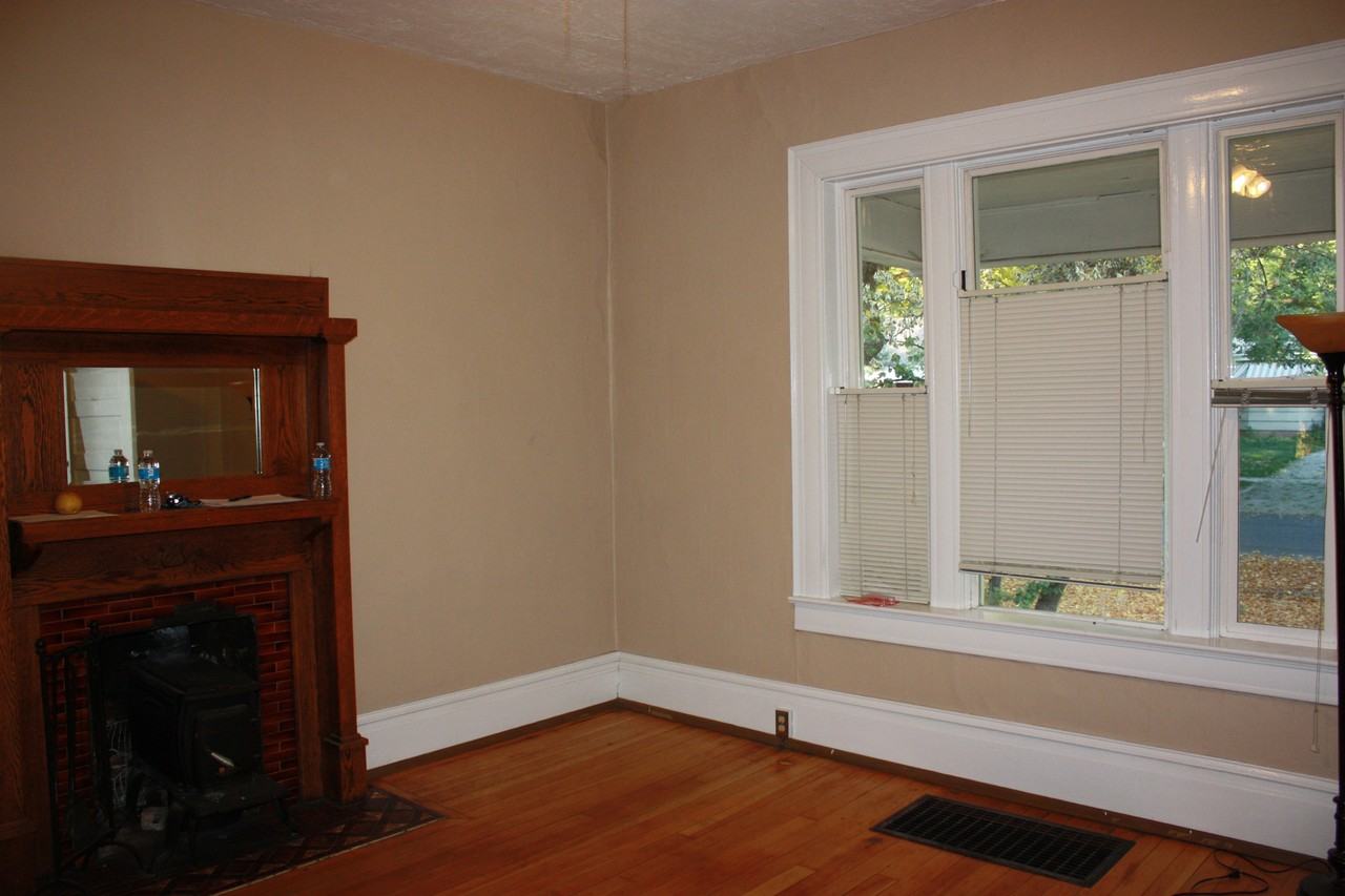 938 S 800 E #1 - Photo 3 of 17