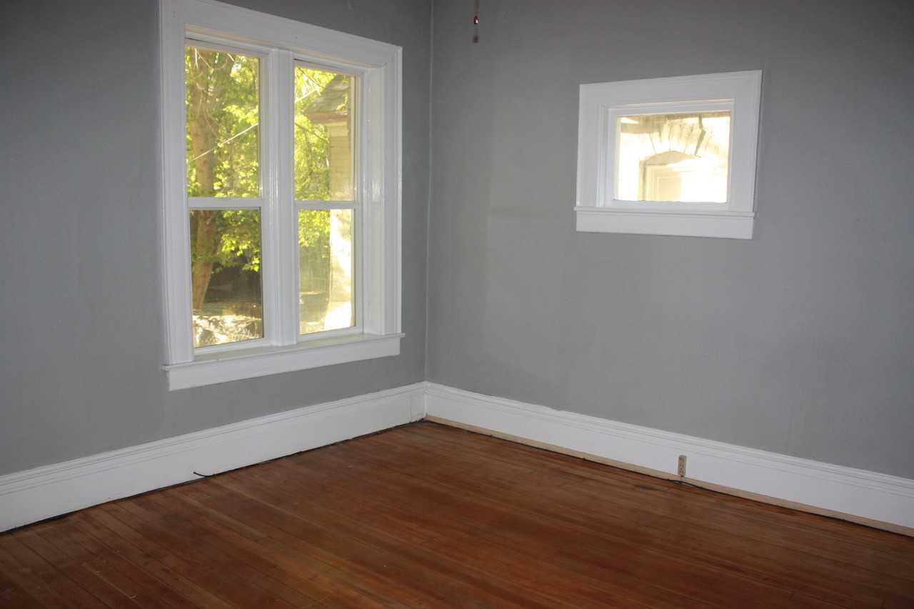 938 S 800 E #1 - Photo 4 of 17