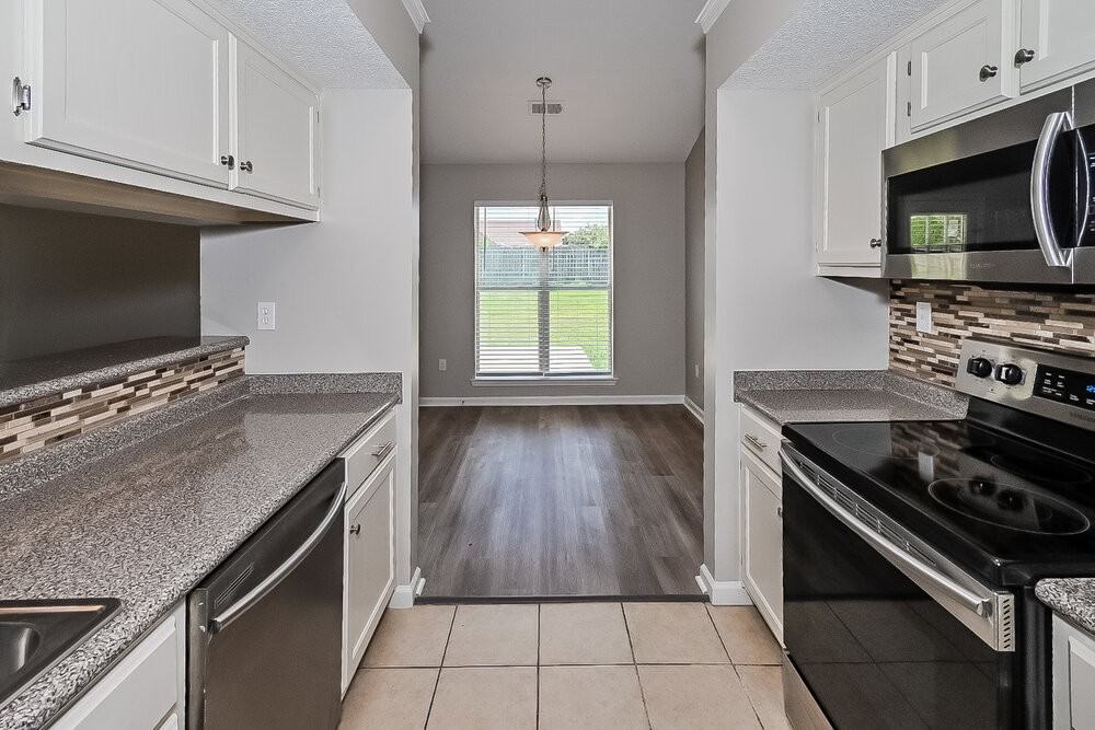 6306 Magnolia Lakes Dr - Photo 7 of 16