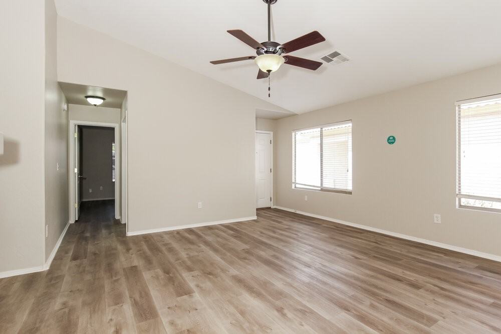 305 N Abalone Dr - Photo 4 of 16