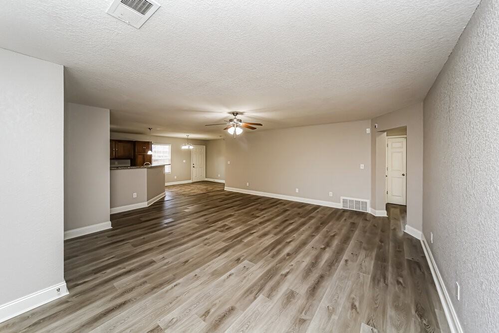 4216 Blake Cir - Photo 4 of 16