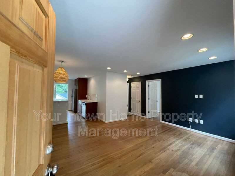 445 Gift Ave Se - Photo 2 of 26
