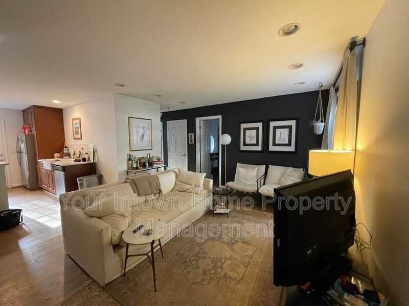 445 Gift Ave Se - Photo 3 of 26