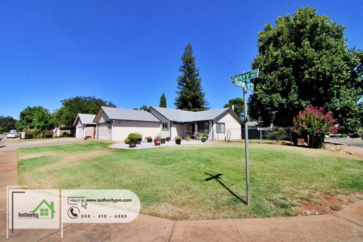 1748 Galaxy Way - Photo 3 of 10