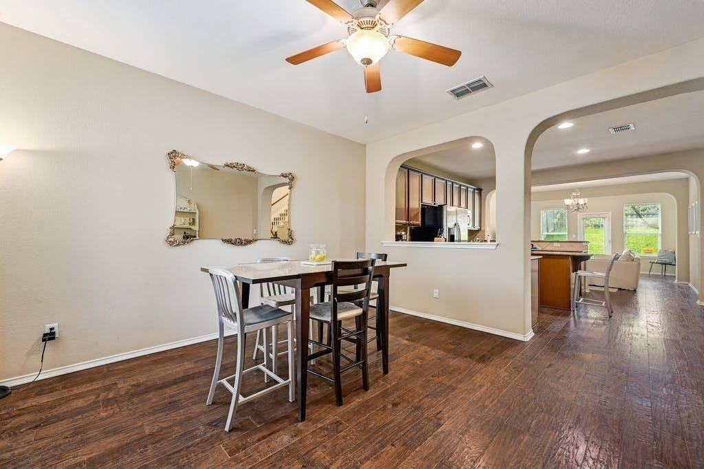 1201 Salem Park Ct - Photo 3 of 10
