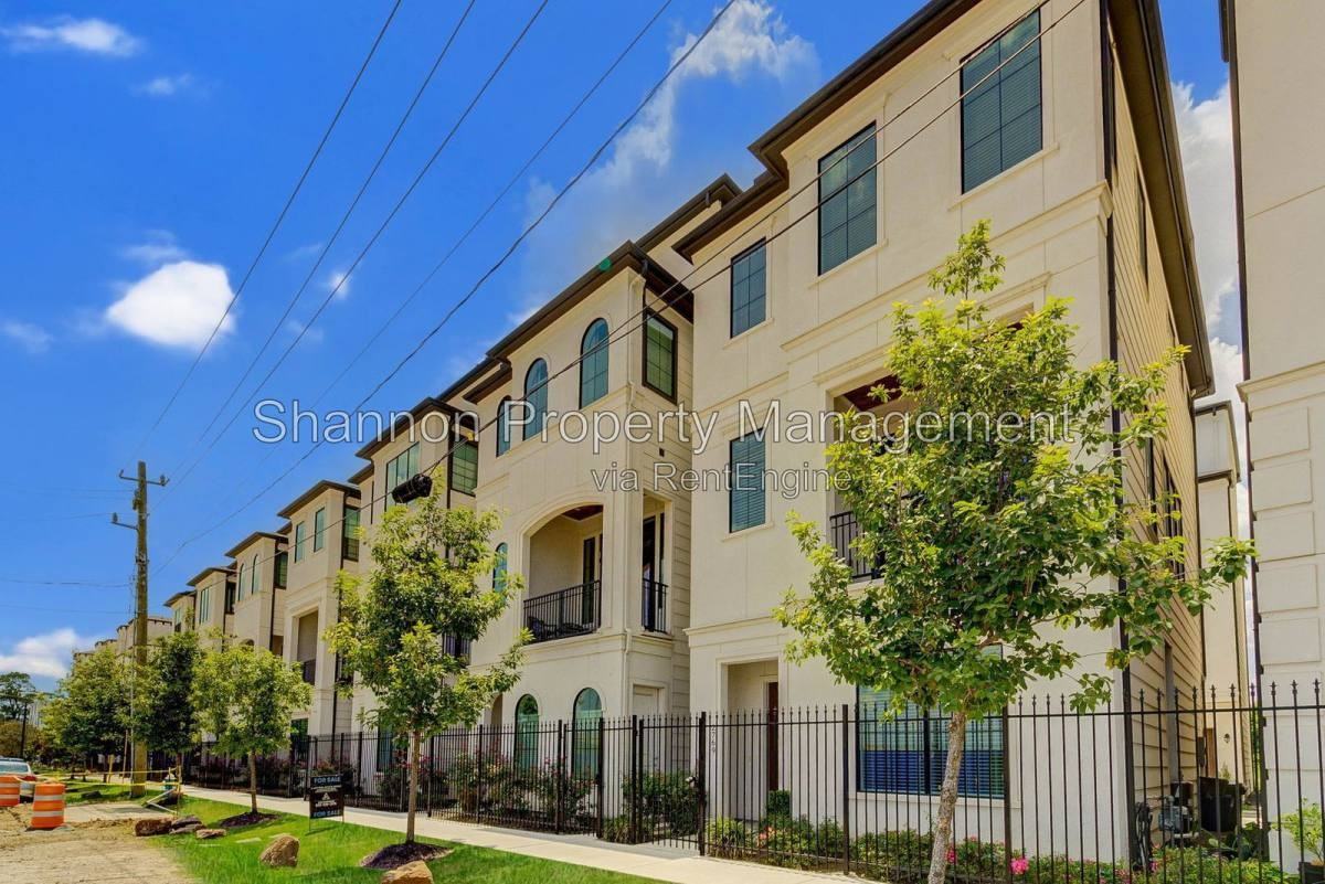 2769 Freund St - Photo 2 of 10