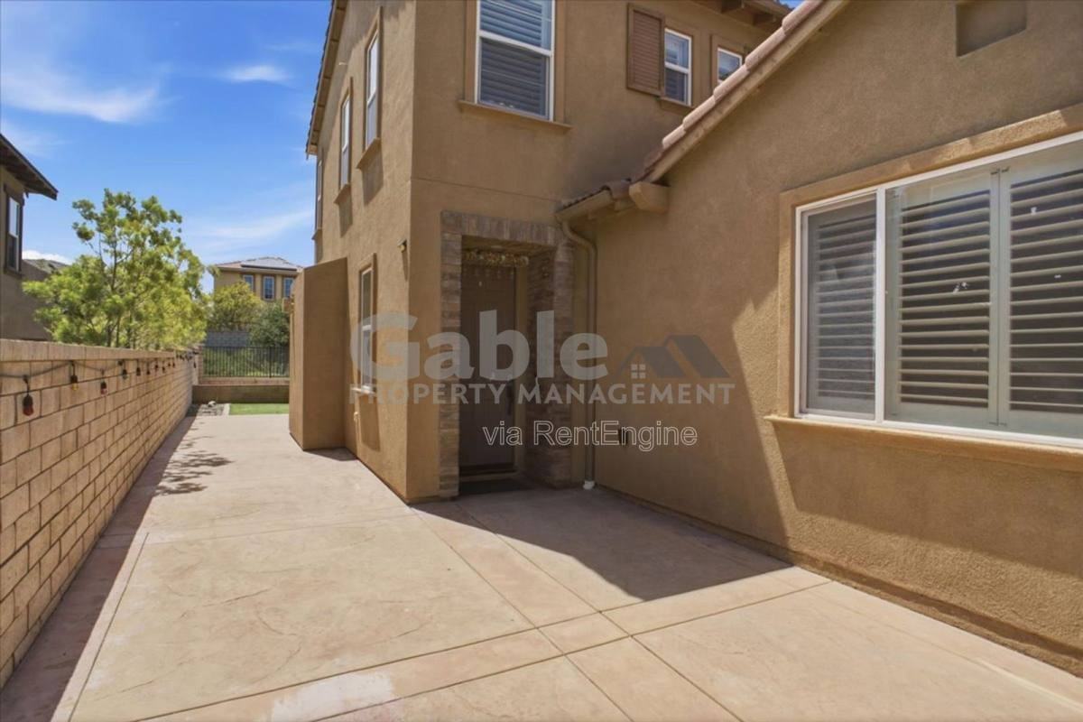 28625 Stonegate Ct - Photo 2 of 10