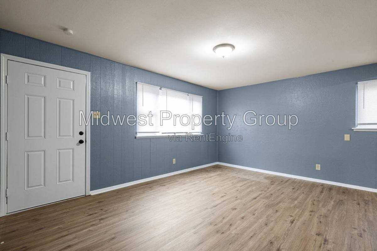 1432 E Pitman Ave - Photo 2 of 10