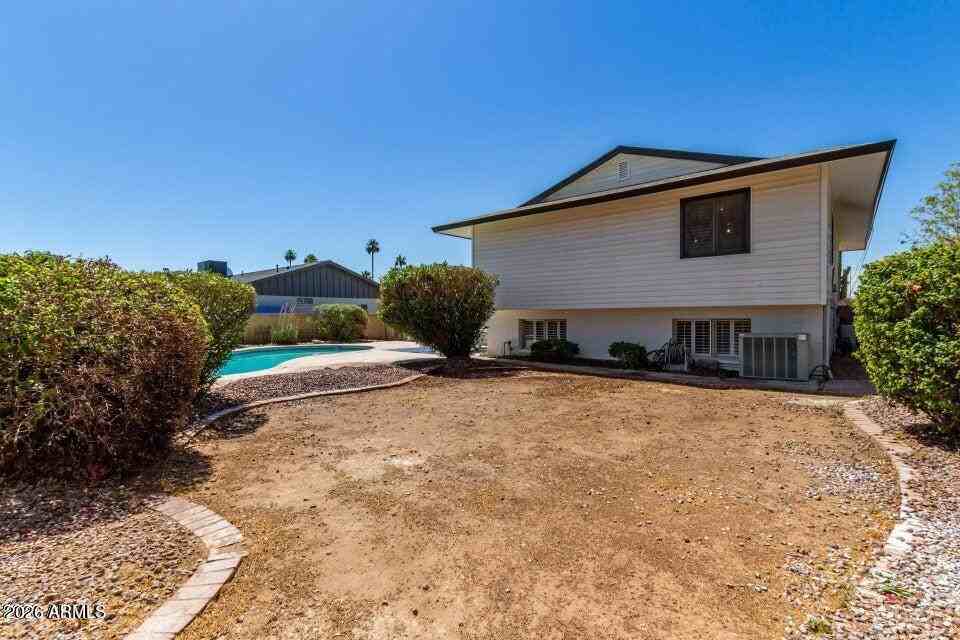 1628 E Hermosa Dr - Photo 4 of 17