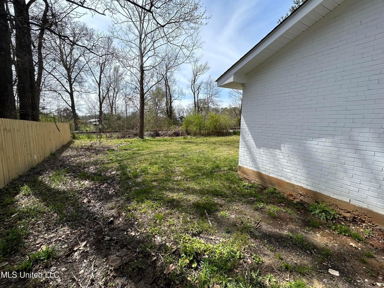 2647 Highway 468 - Photo 4 of 23