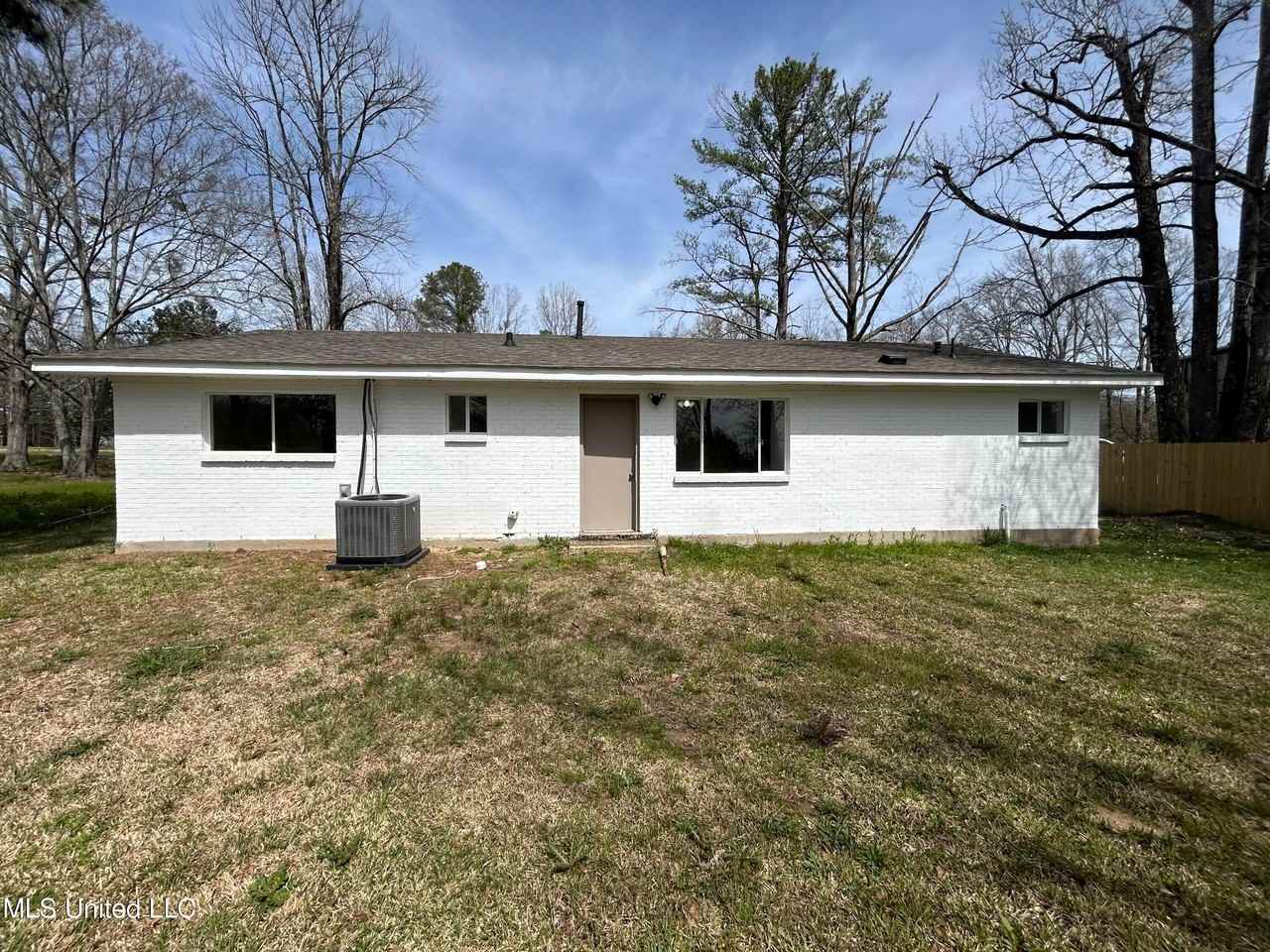 2647 Highway 468 - Photo 5 of 23