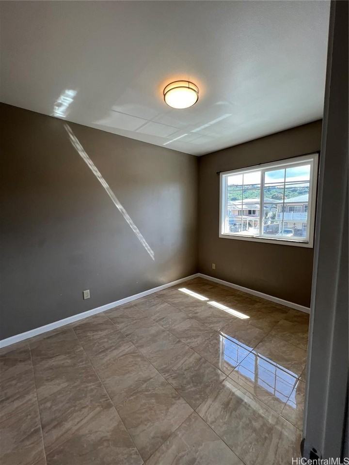 3232 Ahinahina Pl - Photo 6 of 15