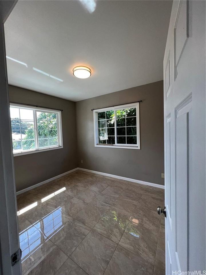 3232 Ahinahina Pl - Photo 7 of 15