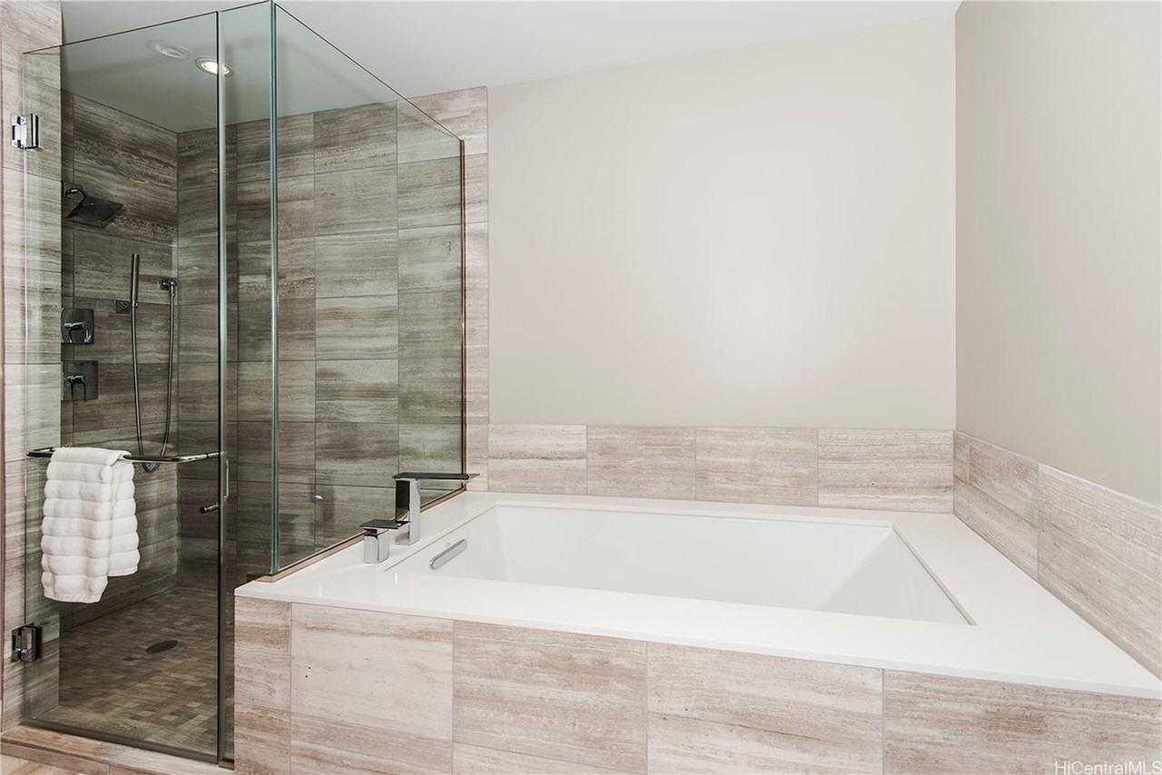 1555 Kapiolani Blvd #1408 - Photo 7 of 25