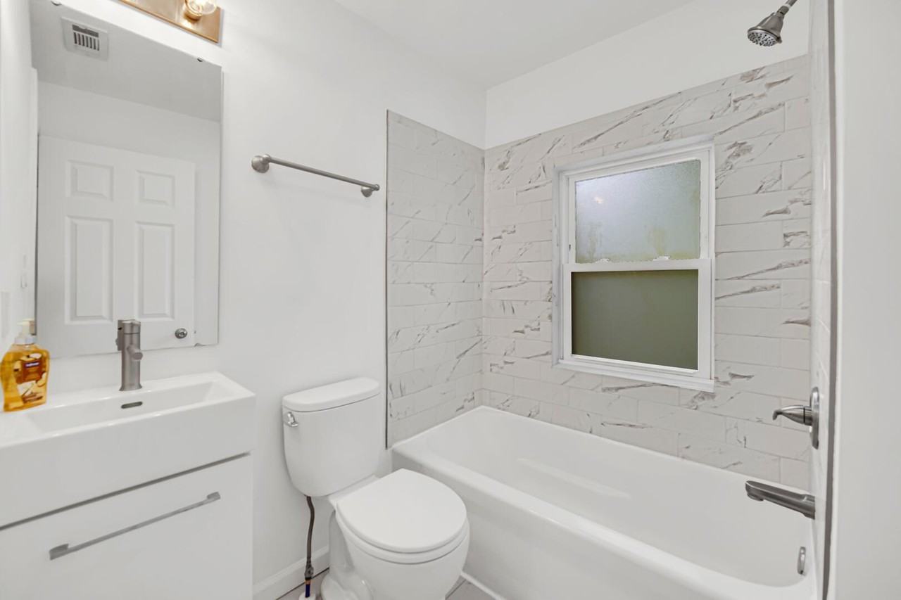 204 Brown St #2 - Photo 3 of 16