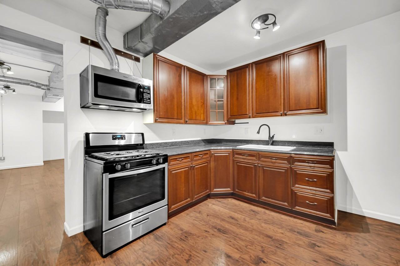501 Union St #1 - Photo 4 of 15