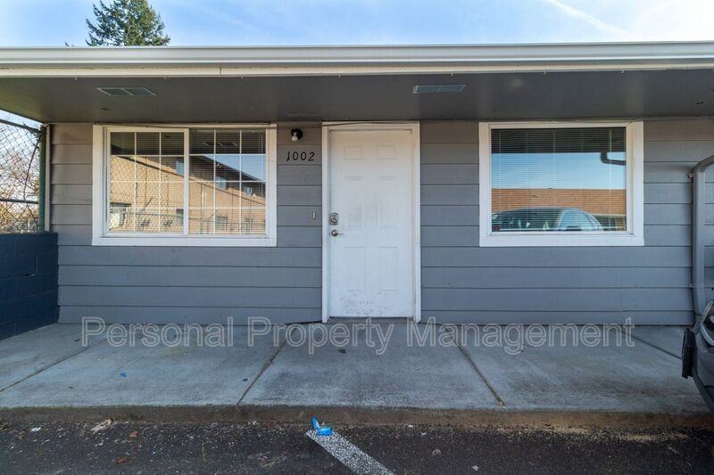 1002 Ne 86th St - Photo 2 of 14