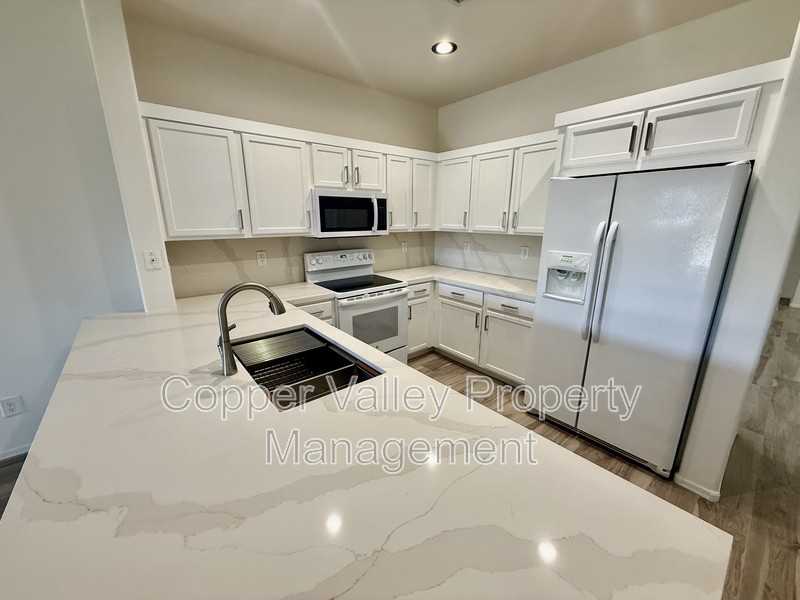 3793 W Wayne Ln - Photo 2 of 14