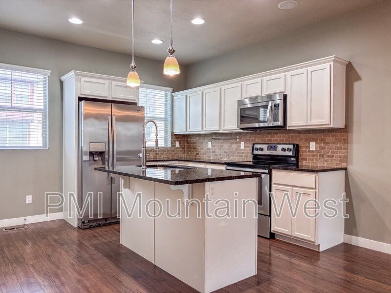 420 N Main St #29 - Photo 3 of 38