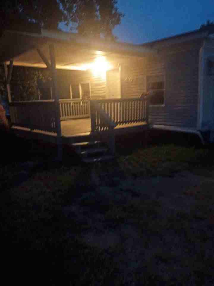 407 Dawn St - Photo 2 of 6