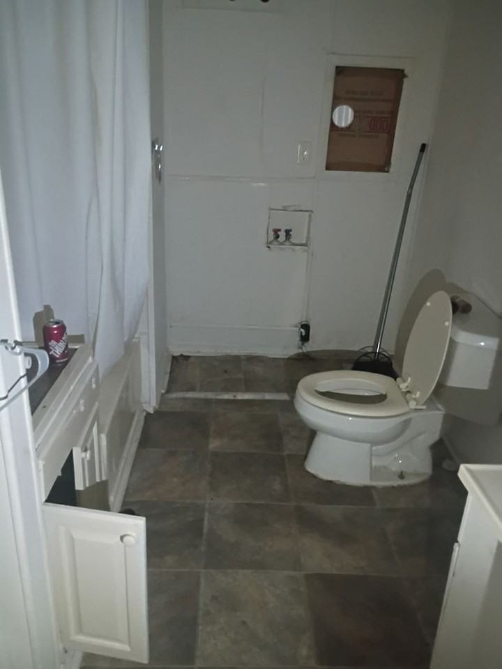 407 Dawn St - Photo 4 of 6
