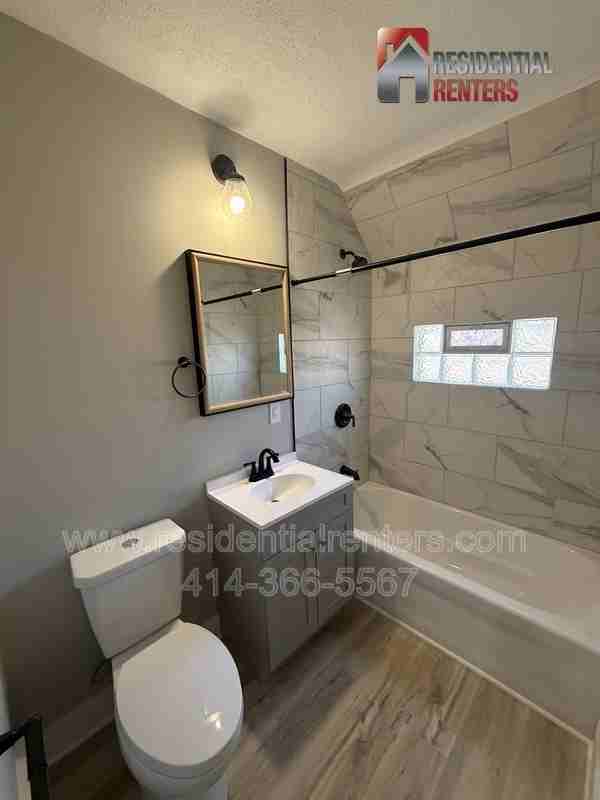 845 S 75th St - Photo 4 of 7