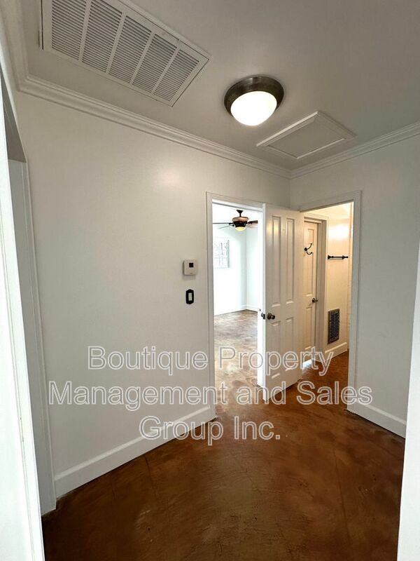 2285 Santa Ana Ave - Photo 6 of 18