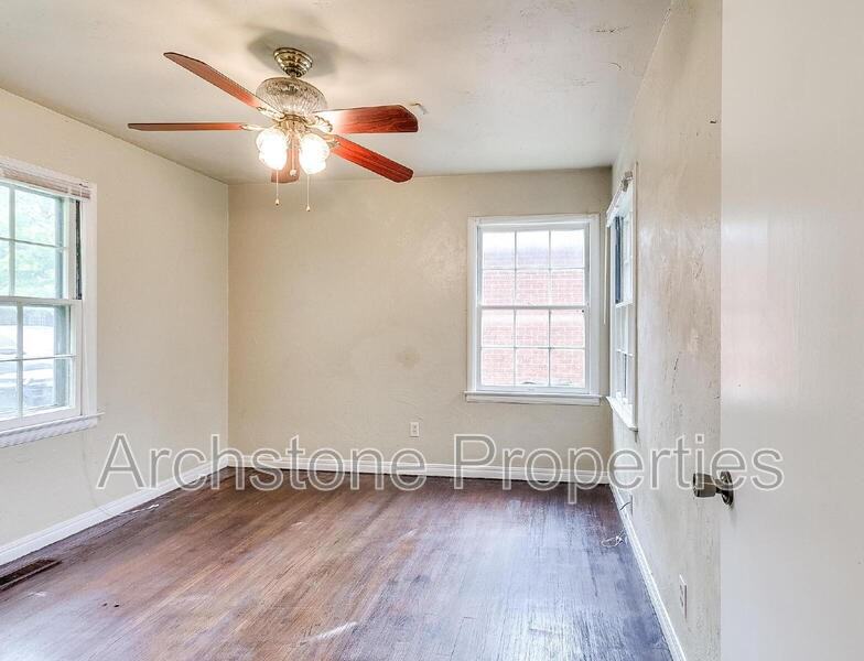 1614 Sw 41st St - Photo 6 of 20