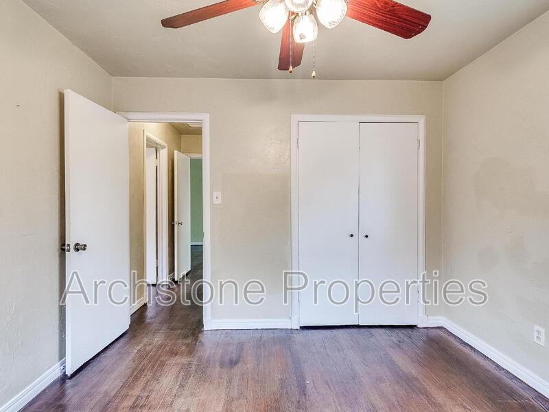 1614 Sw 41st St - Photo 7 of 20