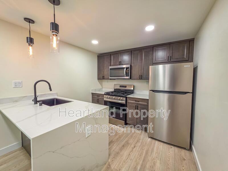 3344 Lockwood Dr - Photo 3 of 6