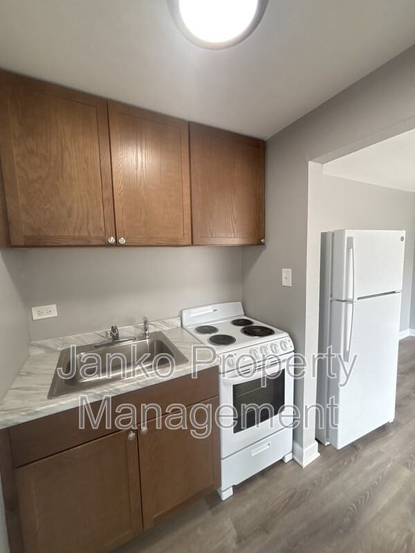 2123 119th St #12