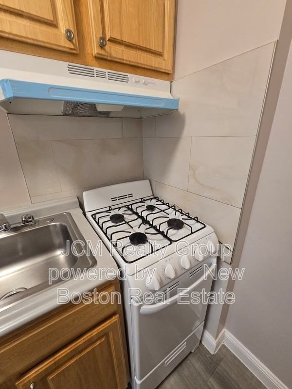 124 Central Ave - Photo 3 of 16