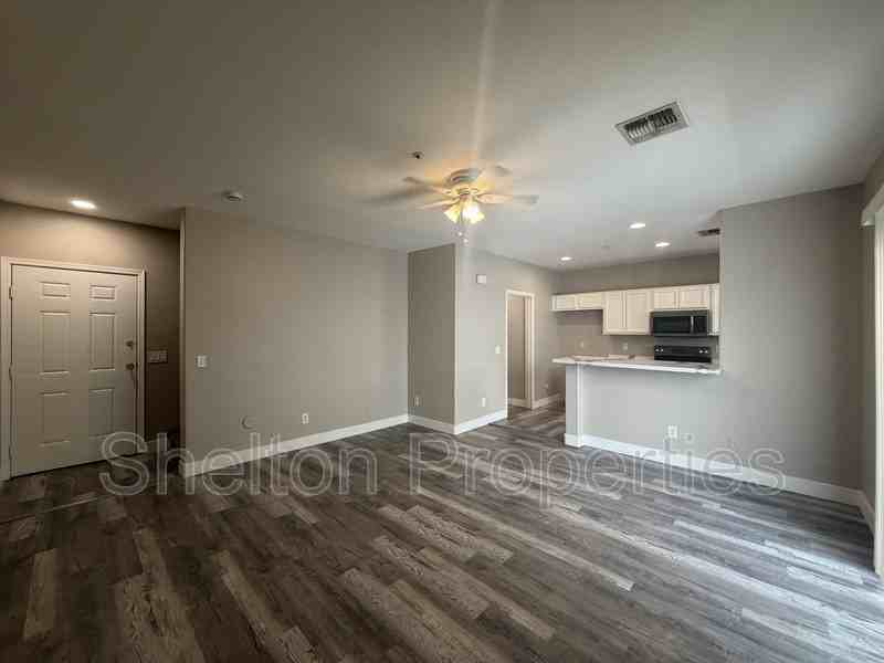 15818 N 25th St #110 - Photo 4 of 19