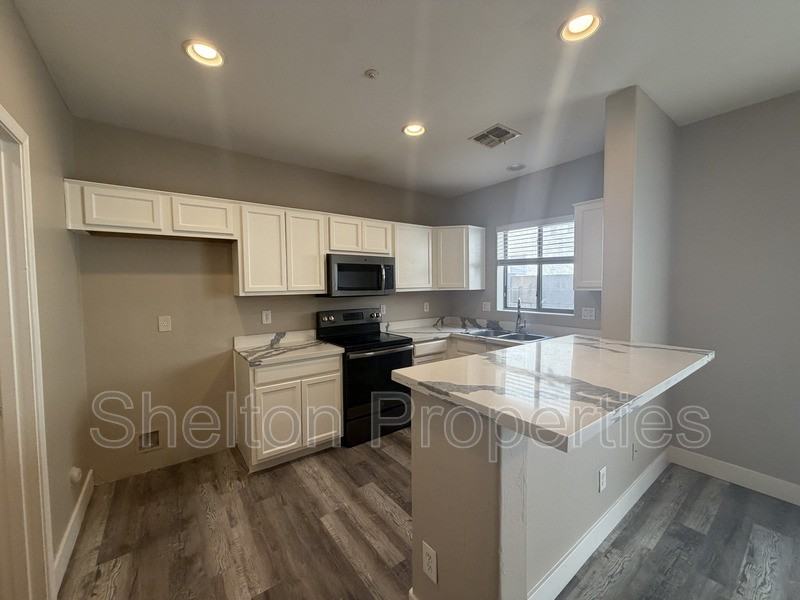 15818 N 25th St #110 - Photo 5 of 19