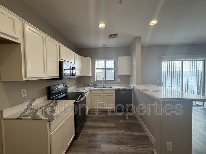15818 N 25th St #110 - Photo 6 of 19