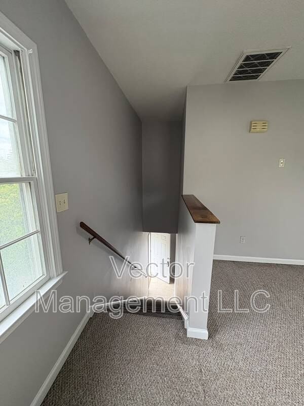 2842 Dixwell Ave - Photo 2 of 8
