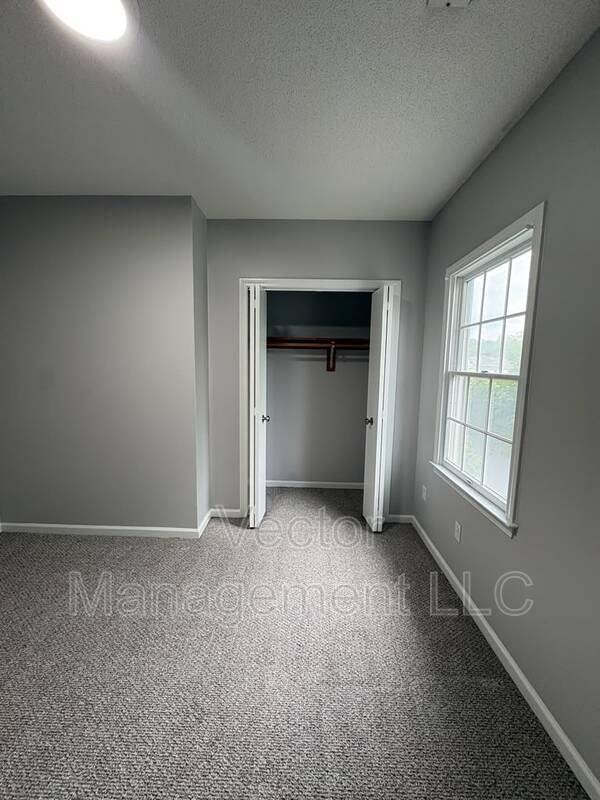 2842 Dixwell Ave - Photo 3 of 8